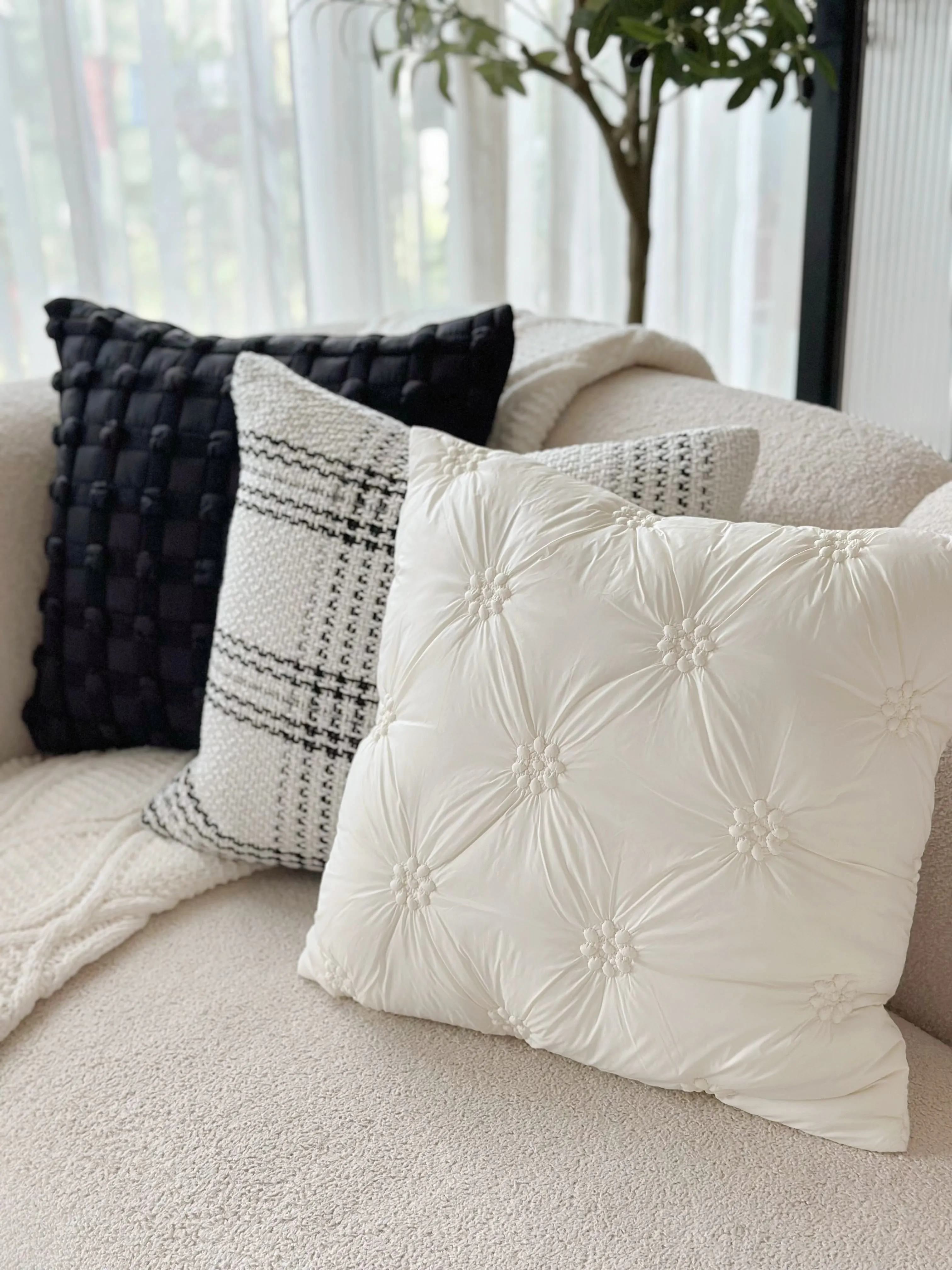 Modern Monochrome Plaid Cushion Cover